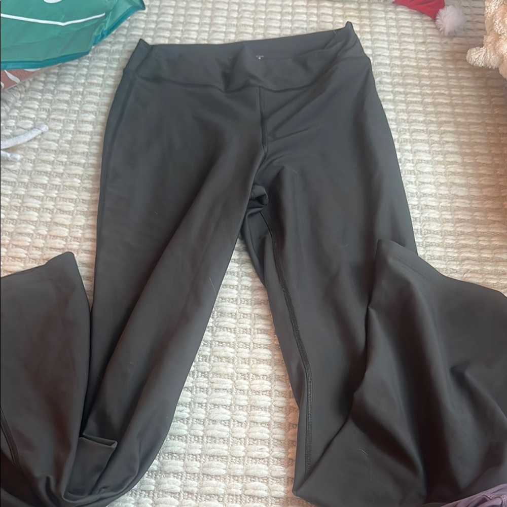 Old Navy Active Black/green High-Rise Flare Pants